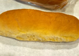 Fresh baked hot dog bun (ea)