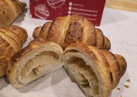 Classic plain Croissant (new item)