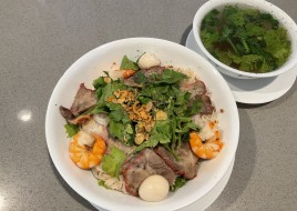 N1 NAM VANG STYLE NOOD w/House Sauce