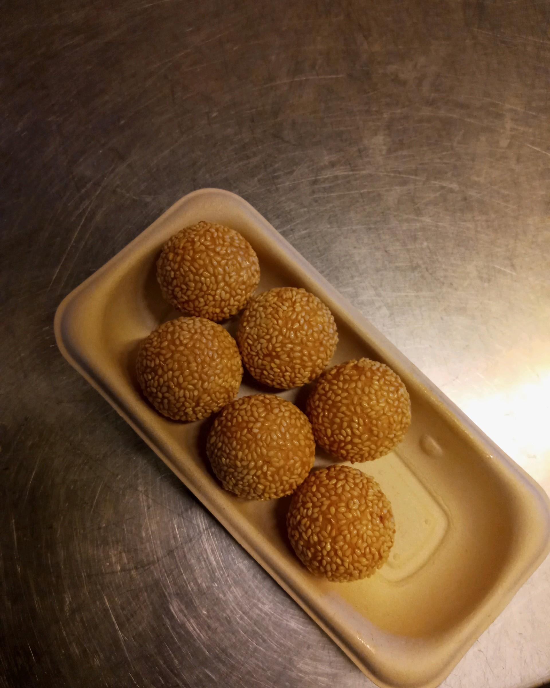 Fried Mochi Sesame Ball with Sweet Red Bean