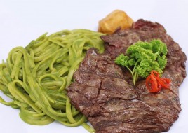 Tallarin Verde con Bistec