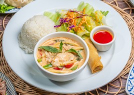L7. Red Curry Lunch Special