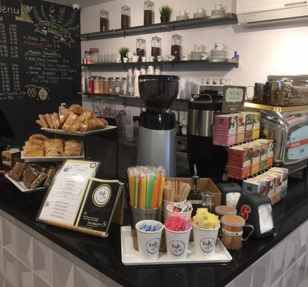 Cafe Bee's Photo Gallery!