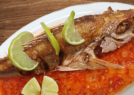 Pargo en Salsa Roja/Baked Fillet in Red Sauce