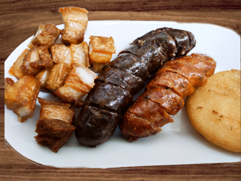 Mix CaleÃ±itas (ChicharrÃ³n, Morcilla, chorizo, Arepa) 