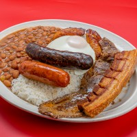 PLATOS TÍPICOS - TRADITIONAL DISHES