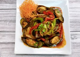 (P19) Mussel Nam Prik Pao