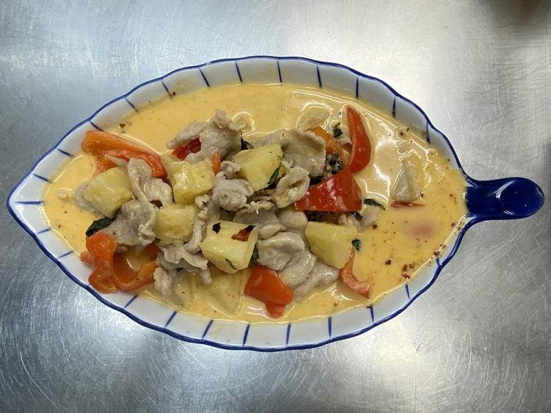 20. PINEAPPLE CURRY