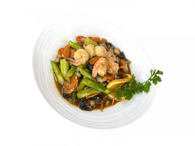 Asparagus, Shrimp, and Scallops
