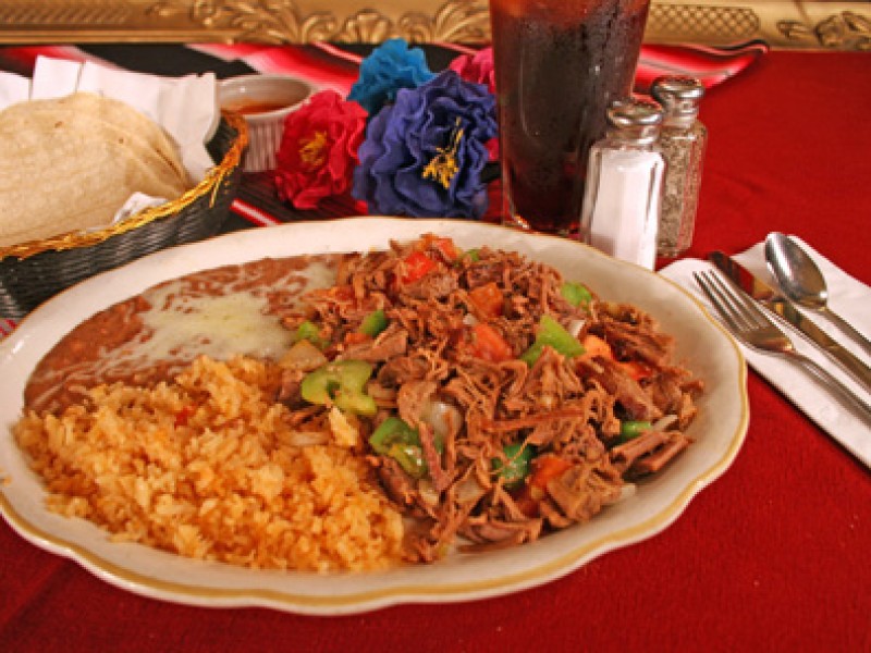 Ropa Vieja Con Huevos