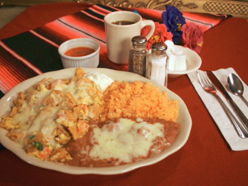 Chilaquiles con Huevos