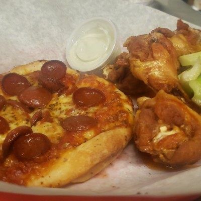 Personal Pie (1 Item) + 5 Wings