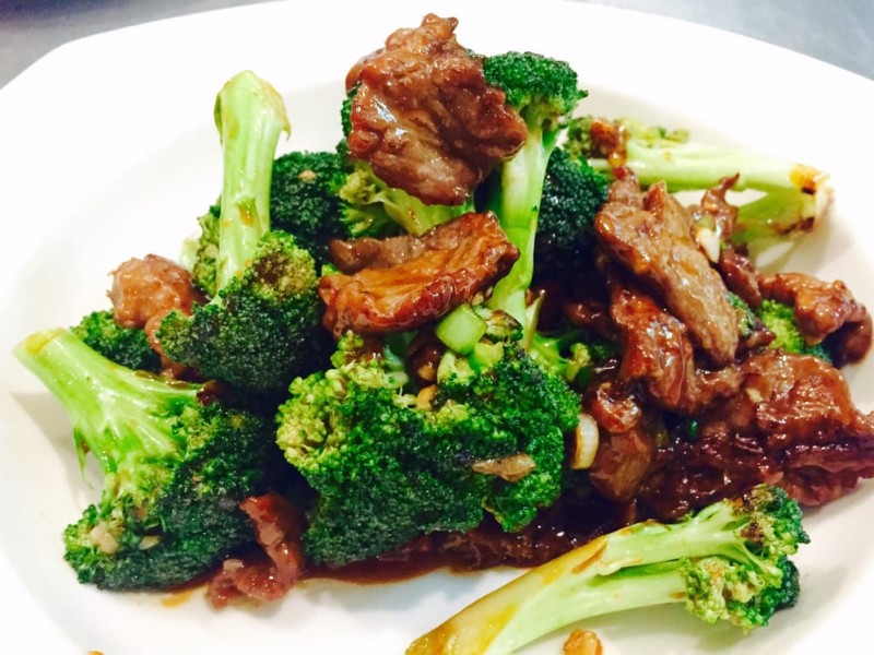 Sliced Beef with Broccoli Dinner