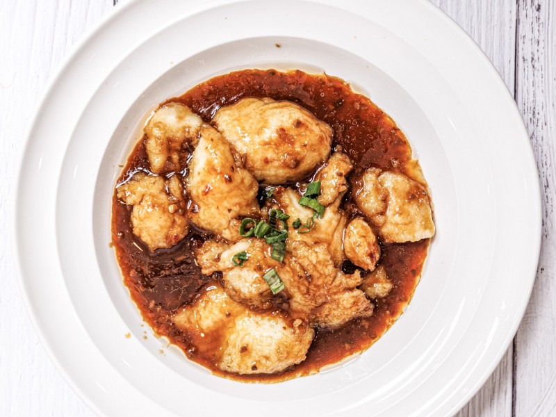 Fillet Fish with Garlic Sauce