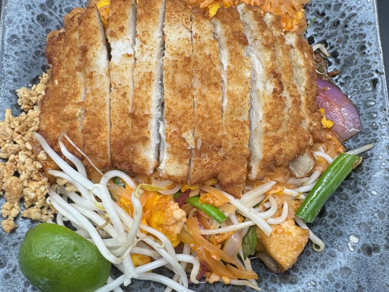 Pad Thai / Fried chicken (NEW!)