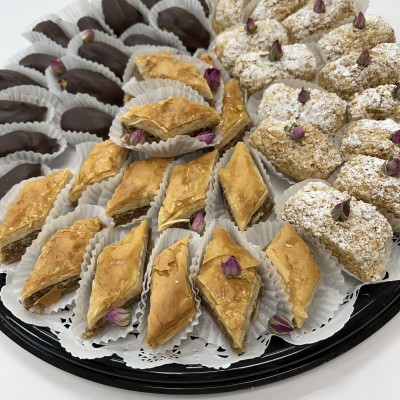 Combo eclair , walnuts baklava and Napoleon 