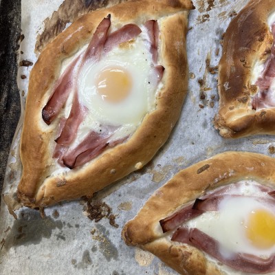 Small Ham Kachapuri 1/2 Size (One Egg)